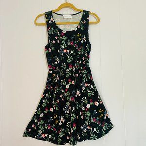 Floral Small French Grey knee-length dress